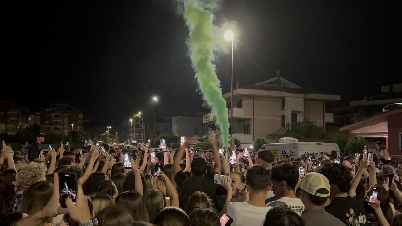 La notte prima degli esami: un tempo sospeso tra sogni, paure e abbracci